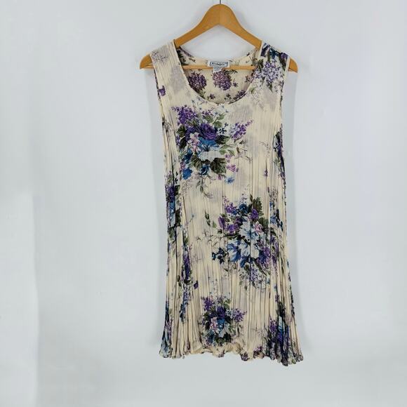 Nostalgia Vintage Crinkle Floral Dress Cream Purple Sleeveless Mini Size M‎ - Picture 9 of 9